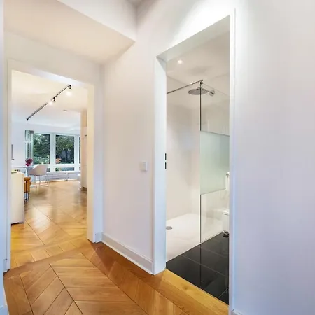 - App 1 Apartment