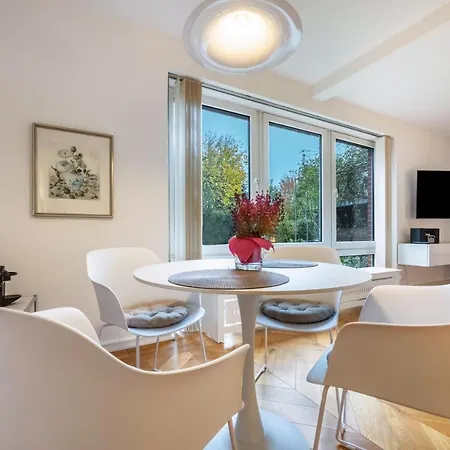 - App 1 Apartment *