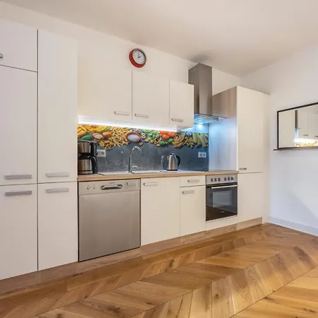 - App 1 Apartmán *